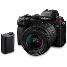 Panasonic LUMIX DC-S5AM - Cámara Evil de 24 MP Estabilizador Óptico de 5 Ejes, Visor OLED, Raw, Wi-Fi, 4K Objetivo Lumix 20-60mm y Batería Lumix BLK22 Panasonic LUMIX DC-S5AM - Cámara Evil de 24 MP Estabilizador Óptico de 5 Ejes, Visor OLED, Raw, Wi-Fi, 4K Objetivo Lumix 20-60mm y Batería Lumix BLK22