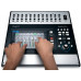 QSC TouchMix-30 - Mezclador digital compacto 